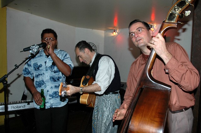 min 2006 12 05 latino 070